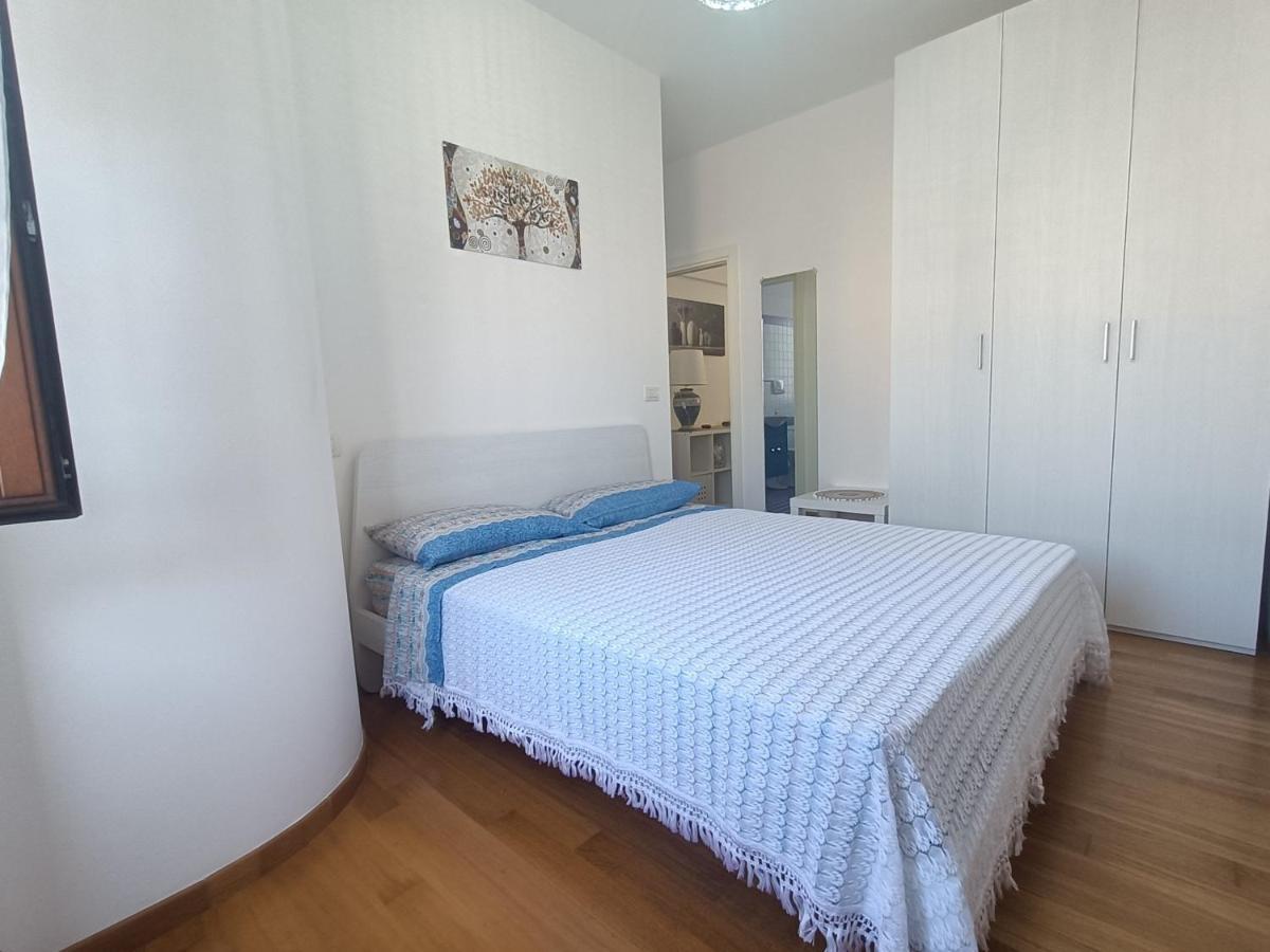 La Casa Di Erika - Pesaro Centro-Mare Daire Dış mekan fotoğraf
